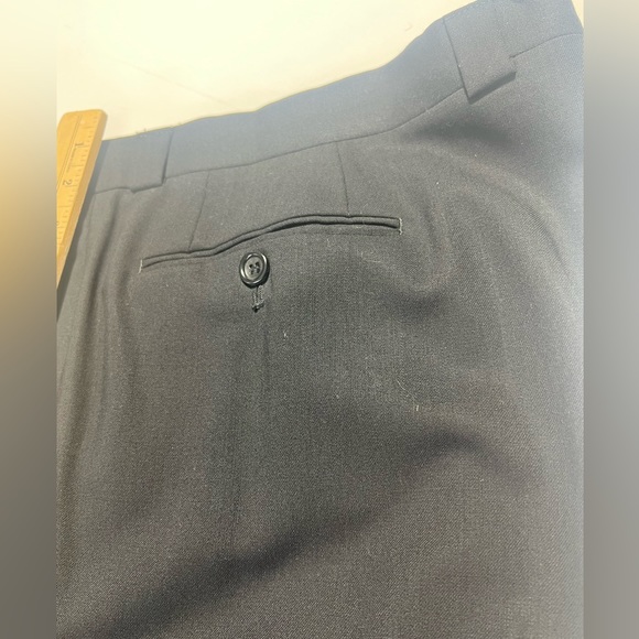 Armani Collezioni Men’s Black Big & Tall suit in excellent condition size 44L. - Picture 12 of 14